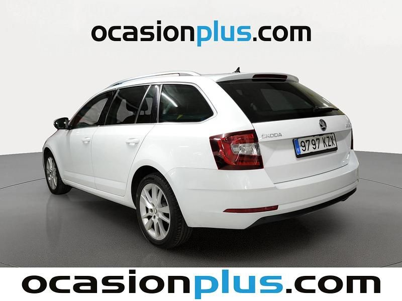 Usado Skoda Octavia Ambition 115 CV (84 kW) 2019 Blanco Familiar