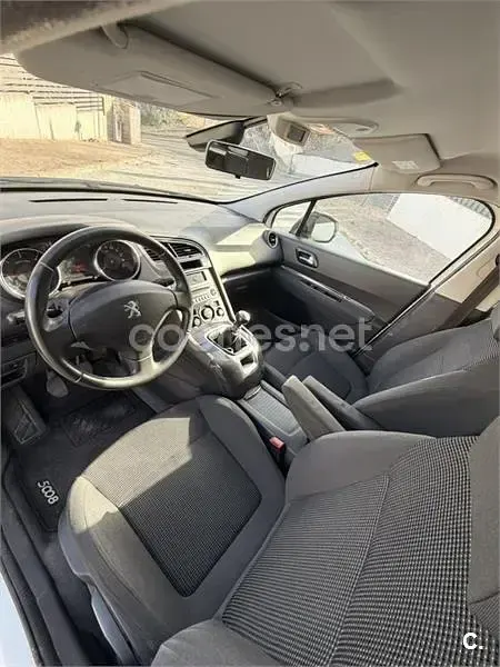 Usado Peugeot 5008 Active 150 CV (110 kW) 2016 Blanco Monovolumen