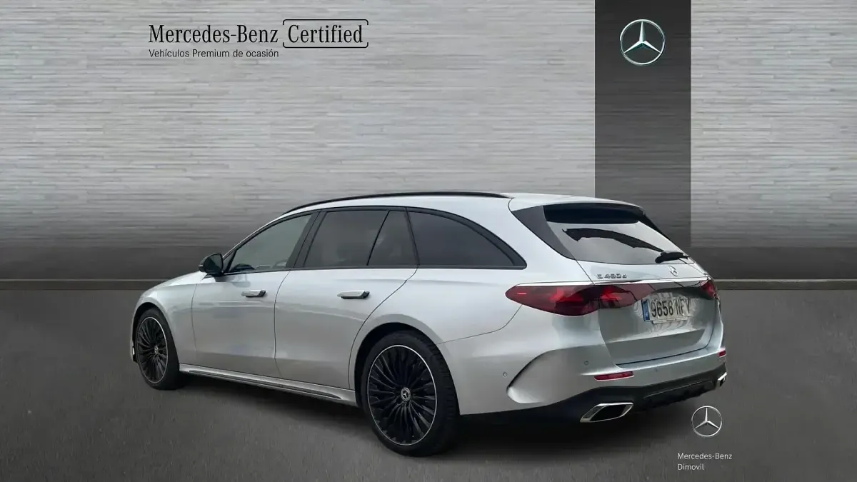 Usado Mercedes E450 AMG line 367 CV (269 kW) 2025 Plata hightech Familiar