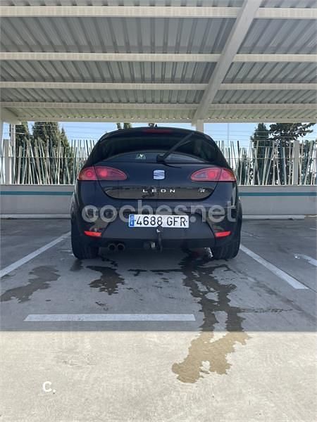 Usado Seat Leon FR 170 CV (125 kW) 2008 Negro Utilitario