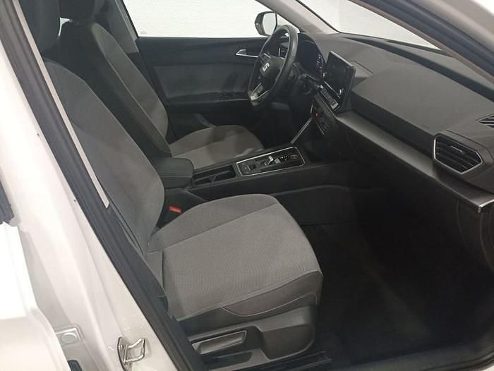 Usado Seat Leon Style 150 CV (110 kW) 2024 Blanco Berlina