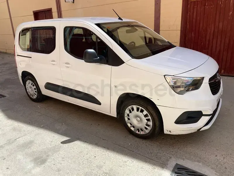 Usado Opel Combo Life Edition+ 102 CV (75 kW) 2021 Blanco Monovolumen