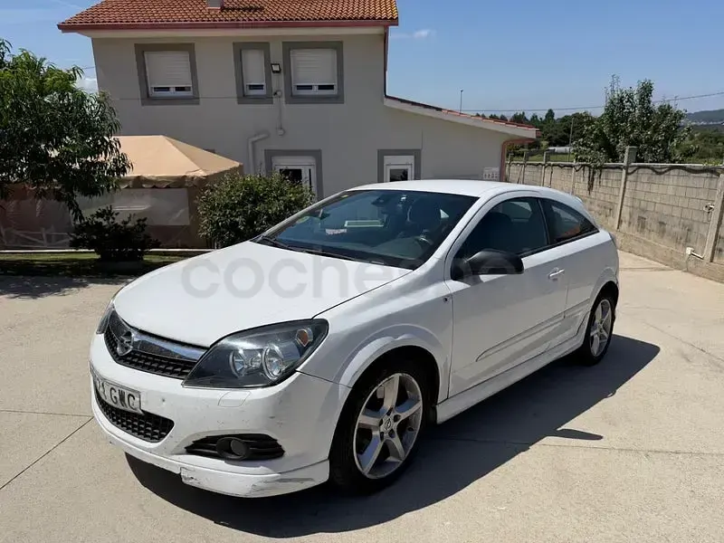 Usado Opel Astra GTC Sport 120 CV (88 kW) 2010 Blanco Berlina