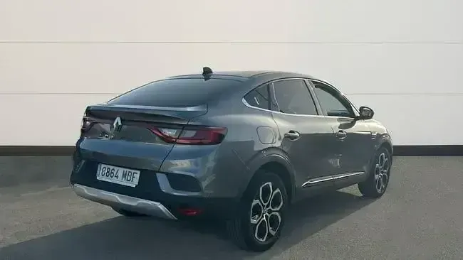 Usado Renault Arkana Techno 140 CV (102 kW) 2022 Gris SUV