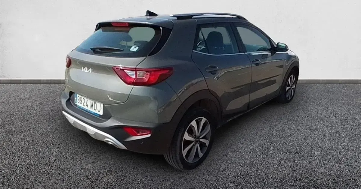 Usado Kia Stonic 120 CV (88 kW) 2023 SUV