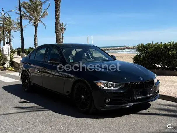 Usado BMW 318 Sport Line 143 CV (105 kW) 2012 Negro Berlina