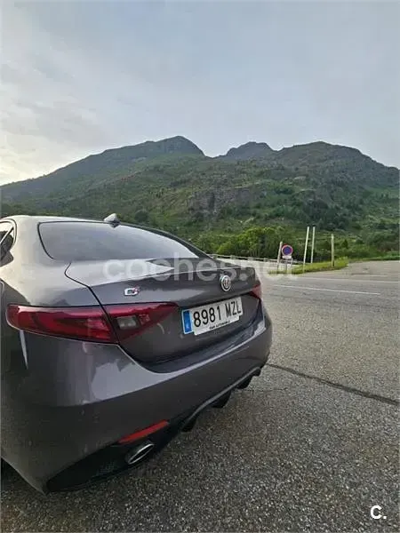 Usado Alfa Romeo Giulia Veloce 280 CV (205 kW) 2019 Gris / plata Berlina
