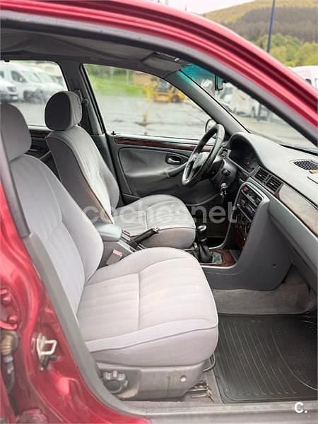 Usado Rover 400 105 CV (77 kW) 1998 Granate Berlina