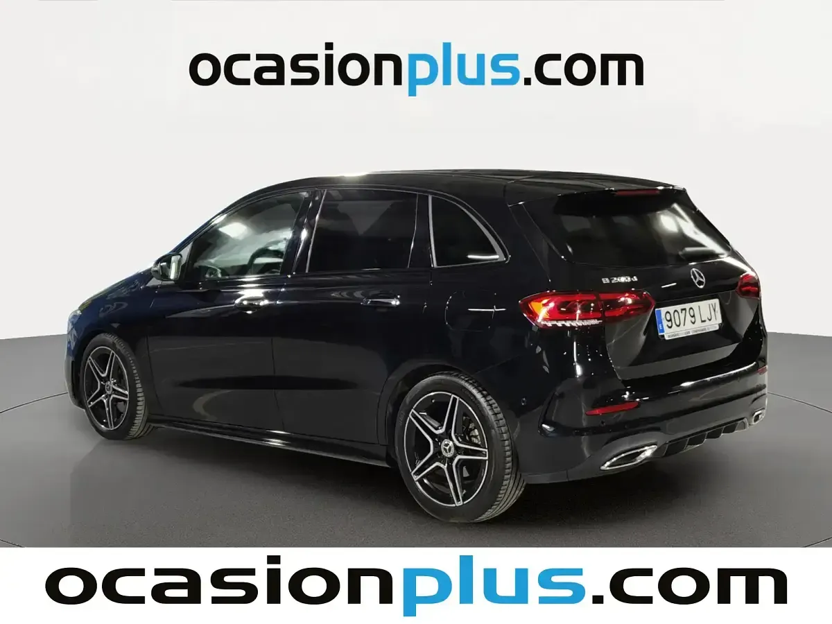 Usado Mercedes B200 150 CV (110 kW) 2020 Negro Monovolumen