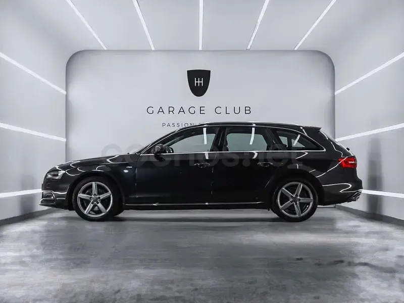 Usado Audi A4 150 CV (110 kW) 2015 Negro Familiar