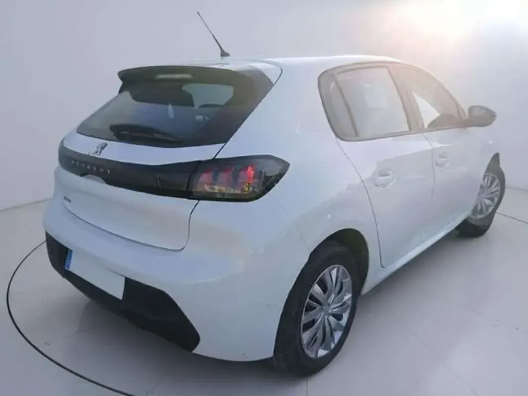 Usado Peugeot 2008 Active 99 CV (72 kW) 2022 Blanco SUV