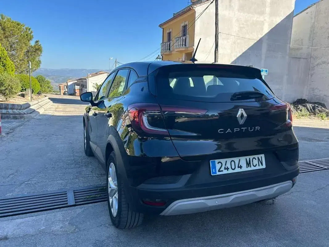Usado Renault Captur Evolution 160 CV (117 kW) 2023 Negro SUV