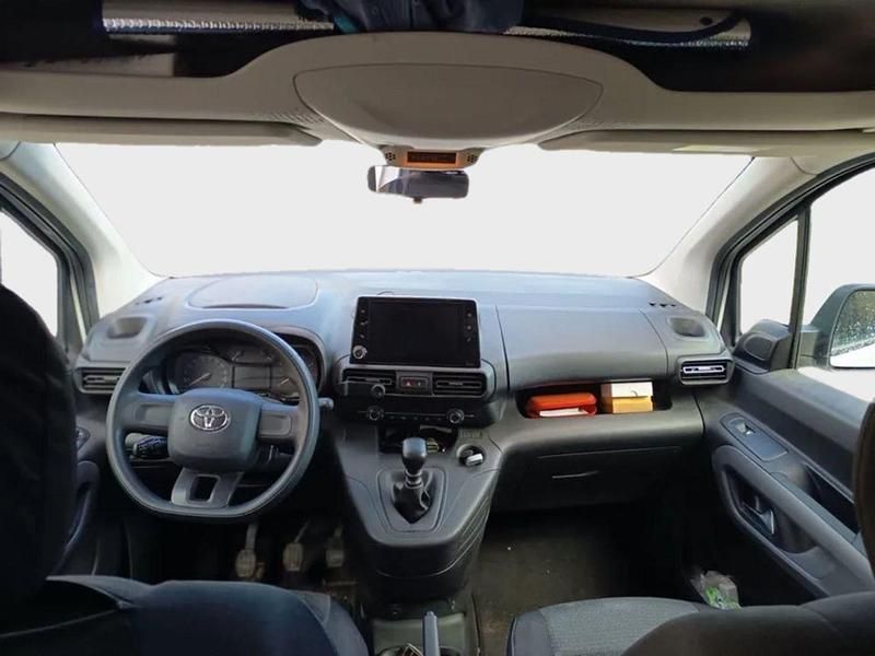 Usado Toyota Proace City Active 102 CV (75 kW) 2021 Blanco Monovolumen