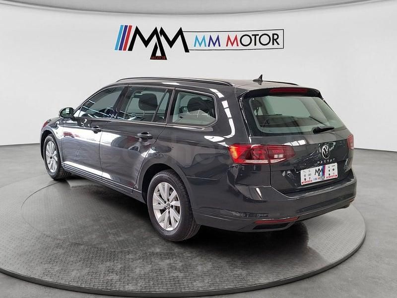 Usado VW Passat 122 CV (89 kW) 2020 Gris / plata Familiar