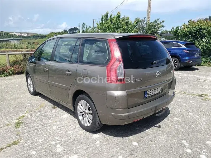 Usado Citroën Grand C4 Picasso 110 CV (80 kW) 2007 Marrón Monovolumen