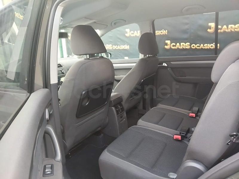 Usado VW Touran Sport 140 CV (102 kW) 2011 Gris / plata Monovolumen