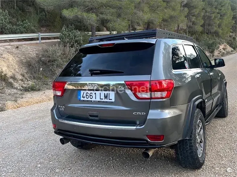 Usado Jeep Grand Cherokee Overland 241 CV (177 kW) 2012 Gris / plata SUV