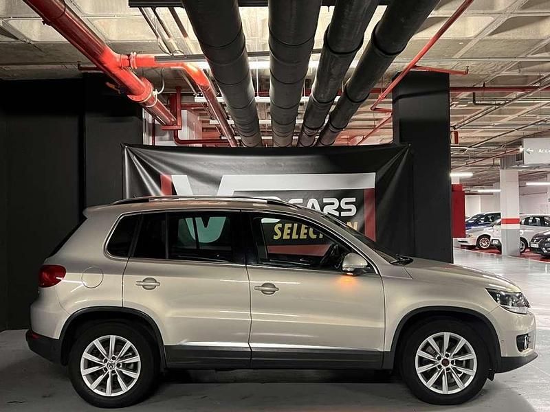 Usado VW Tiguan 140 CV (102 kW) 2014 Gris / plata SUV