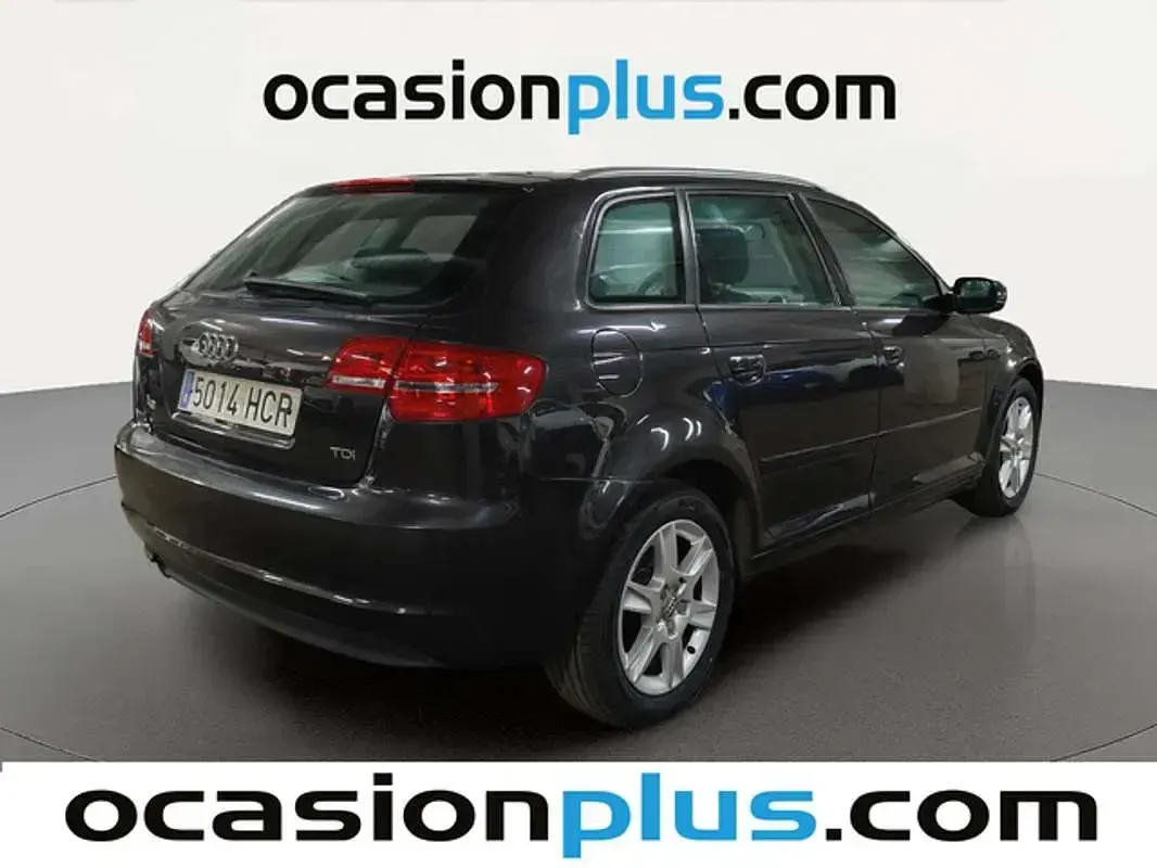 Usado Audi A3 Sportback Attraction 105 CV (77 kW) 2011 Gris Utilitario