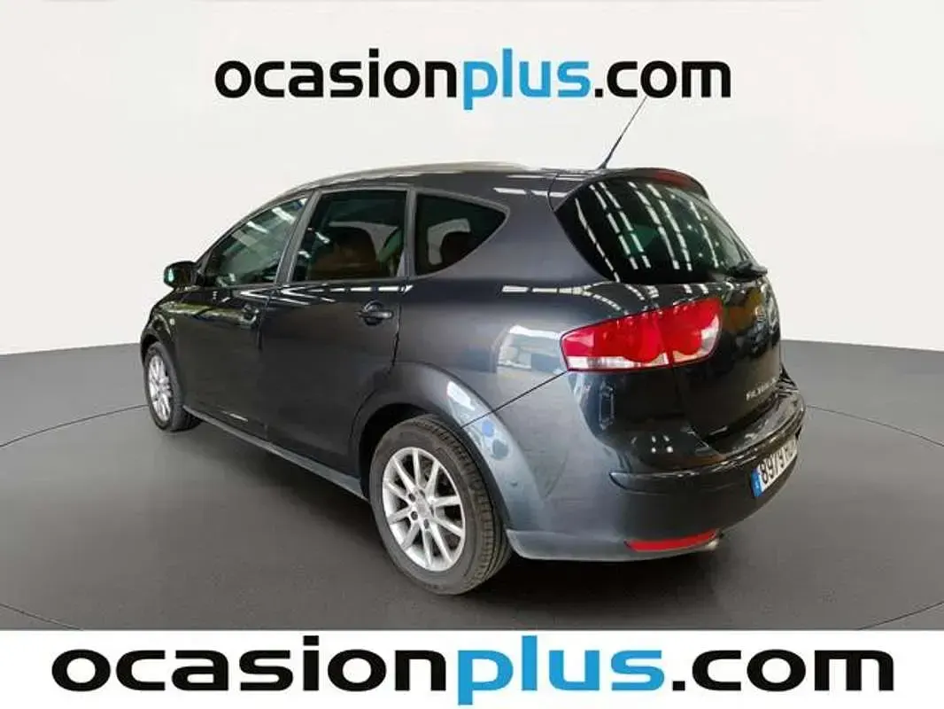 Usado Seat Altea XL Style 105 CV (77 kW) 2011 Gris Monovolumen