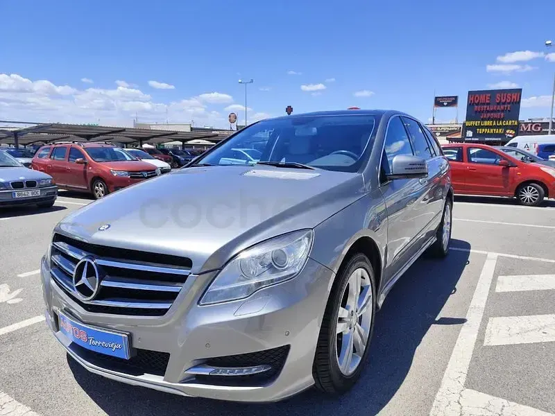 Usado Mercedes R300 190 CV (139 kW) 2011 Gris / plata Monovolumen