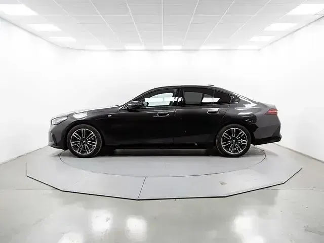 Occasion BMW 520 Comfort Edition 197 PK (144 kW) 2025 Grijs Sedan