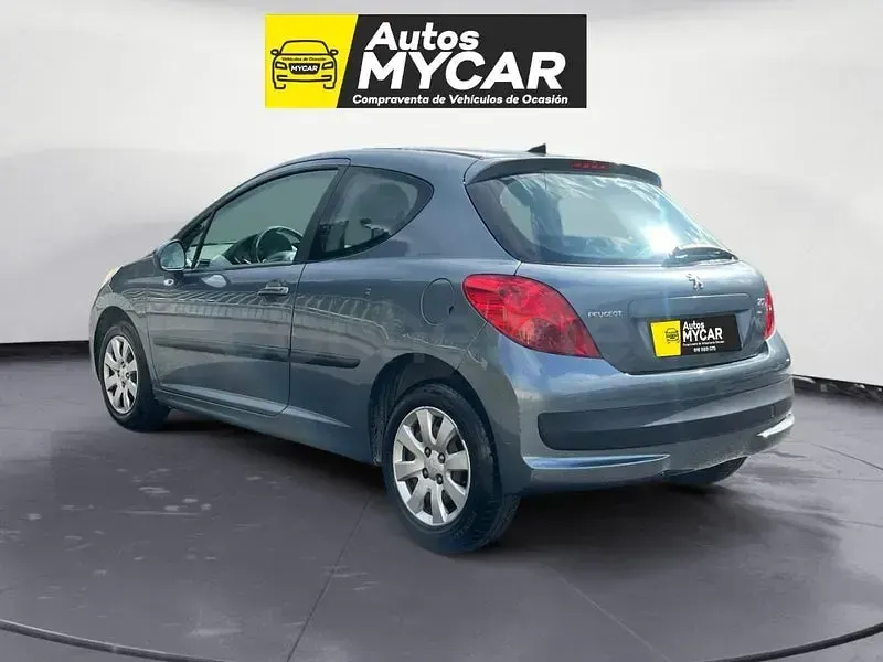 Usado Peugeot 207 90 CV (66 kW) 2006 Gris / plata Berlina