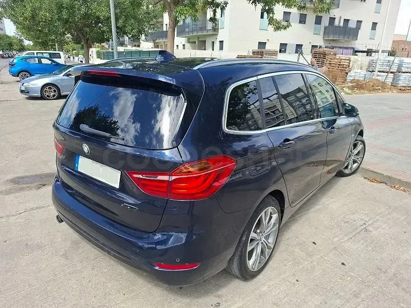 Usado BMW 218 150 CV (110 kW) 2016 Azul Familiar