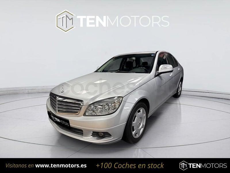 Usado Mercedes C200 Classic 136 CV (100 kW) 2008 Gris / plata Berlina