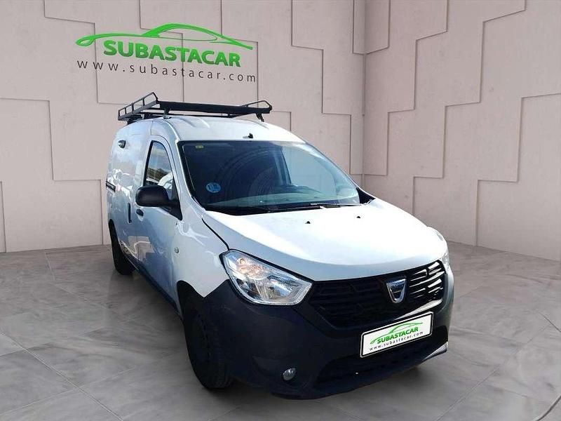 Usado Dacia Dokker Essentiel 102 CV (75 kW) 2019 Blanco Monovolumen