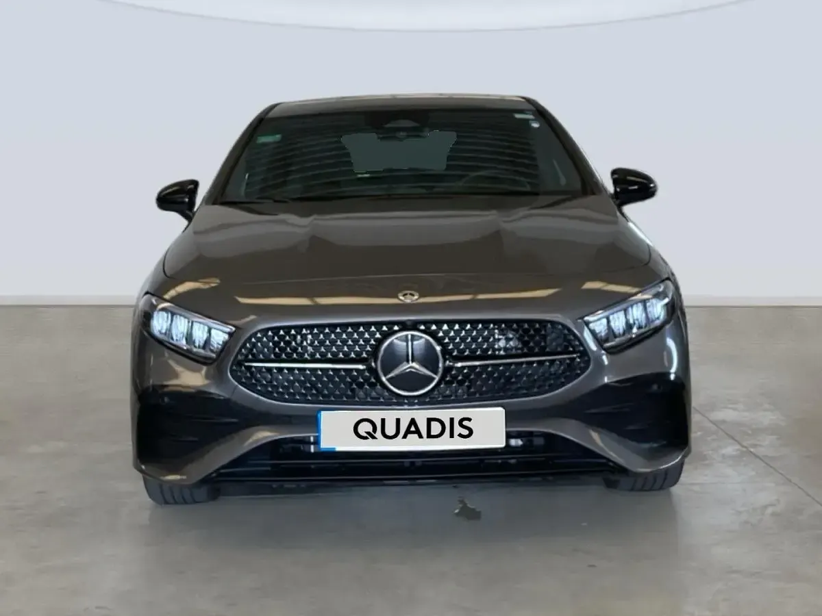 Usado Mercedes A250 218 CV (160 kW) 2025 Gris