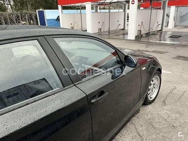 Usado BMW 118 122 CV (89 kW) 2005 Negro Utilitario