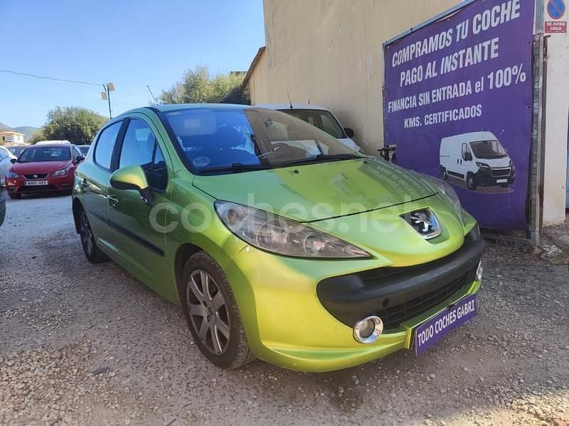 Verde Usado 2006 Peugeot 207 Berlina | 3990 € (Precio justo) - Imagen 1/4