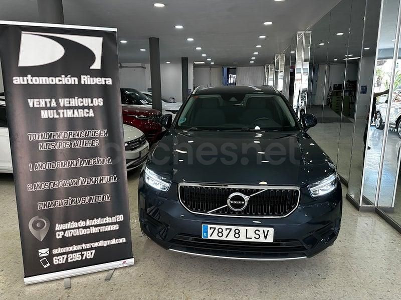 Usado Volvo XC40 Momentum 163 CV (119 kW) 2021 Azul SUV