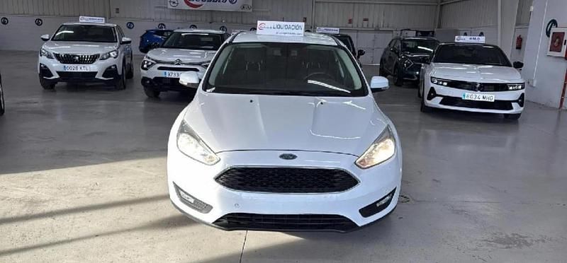 Usado Ford Focus Trend+ 125 CV (91 kW) 2017 Blanco Familiar