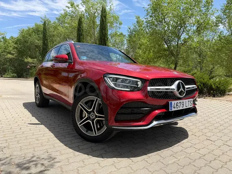 Usado Mercedes GLC300e 320 CV (235 kW) 2021 Rojo SUV