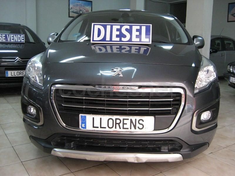 Usado Peugeot 3008 Style 120 CV (88 kW) 2016 Gris / plata Berlina