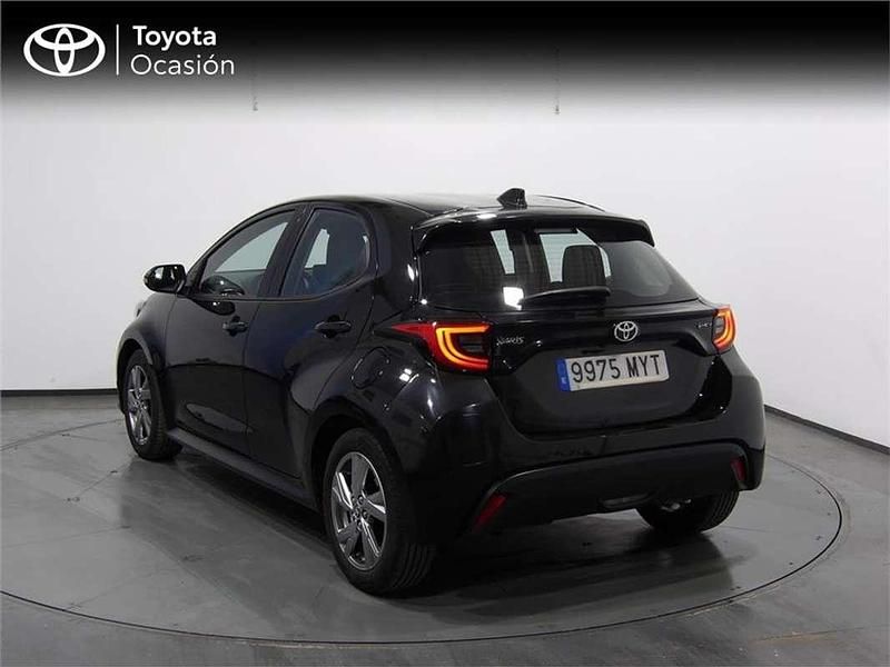 Usado Toyota Yaris Hybrid Active 116 CV (85 kW) 2025 Utilitario
