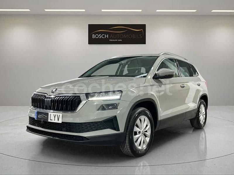 Gris / plata Usado 2022 Skoda Karoq Ambition SUV | 19.990 € (Buen precio) - Imagen 1/4