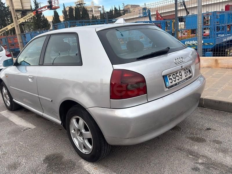 Usado Audi A3 Ambition 110 CV (80 kW) 2002 Gris / plata Utilitario