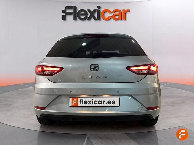 Usado Seat Leon Style 130 CV (95 kW) 2020 Gris Berlina