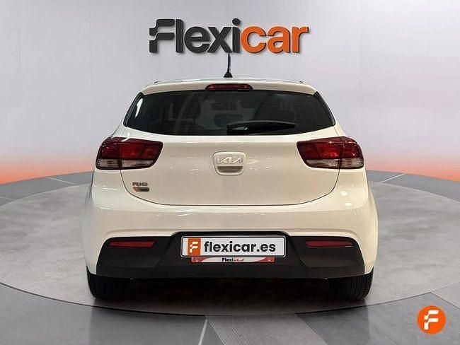 Usado Kia Rio 100 CV (73 kW) 2021 Blanco