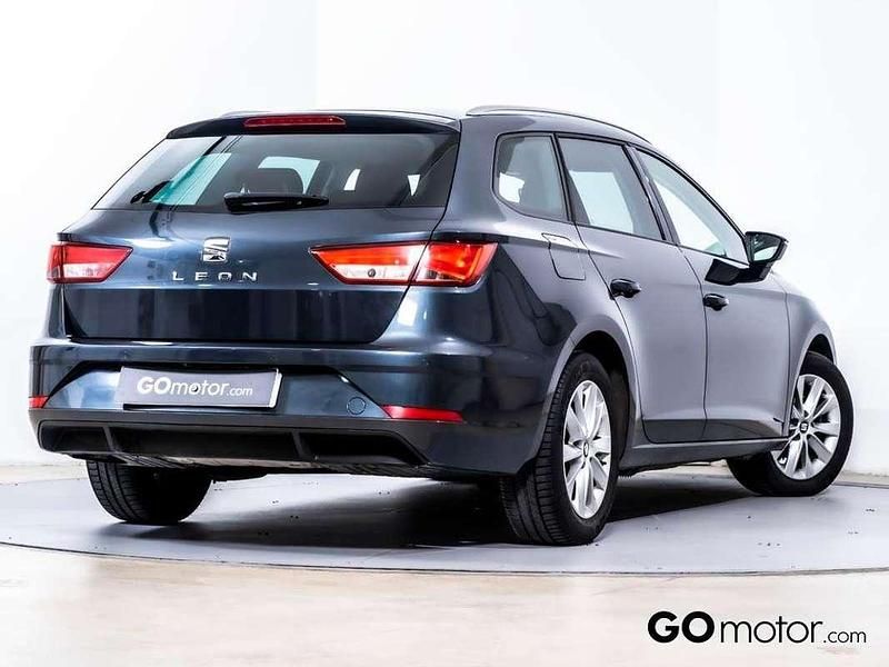 Usado Seat Leon ST Style 116 CV (85 kW) 2019 Gris Familiar