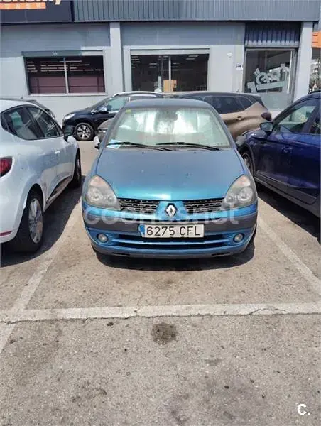 Usado Renault Clio II 75 CV (55 kW) 2003 Azul Berlina