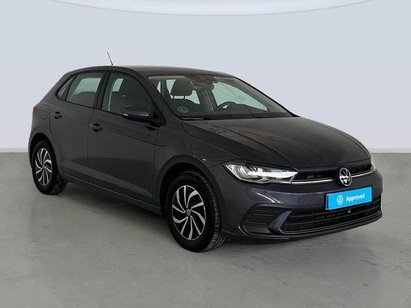 Usado VW Polo Life 95 CV (69 kW) 2025 Gris Utilitario
