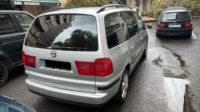 Usado Seat Alhambra Reference 116 CV (85 kW) 2009 Gris / plata Monovolumen