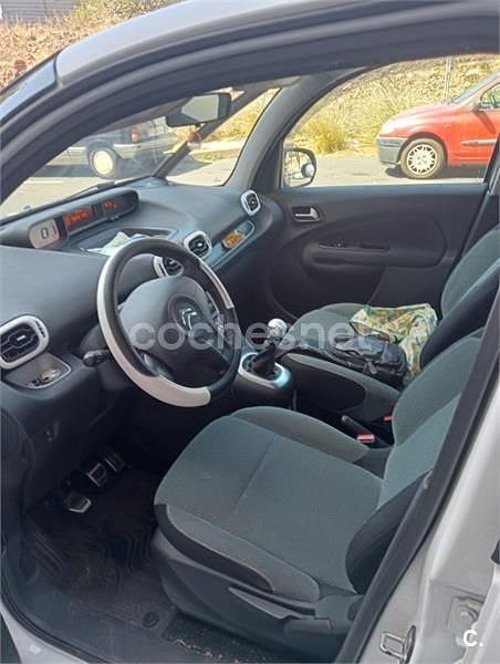 Usado Citroën C3 Picasso Feel 110 CV (80 kW) 2016 Blanco Monovolumen