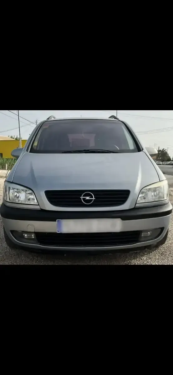 Begagnad Opel Zafira Elegance 100 HK (73 kW) 2002 Minibuss