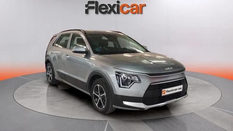 Usado Kia Niro 129 CV (94 kW) 2024 Gris SUV
