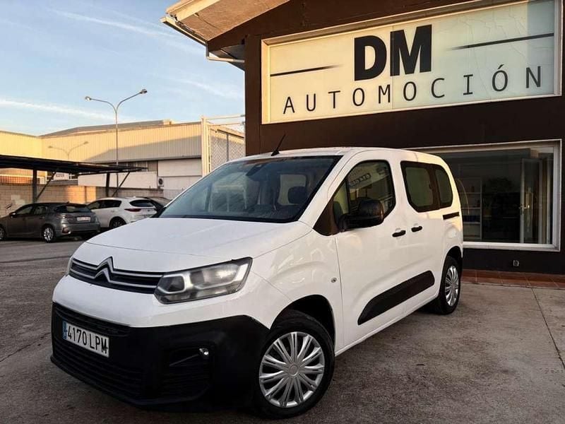 Usado Citroën Berlingo Feel 102 CV (75 kW) 2021 Blanco Monovolumen